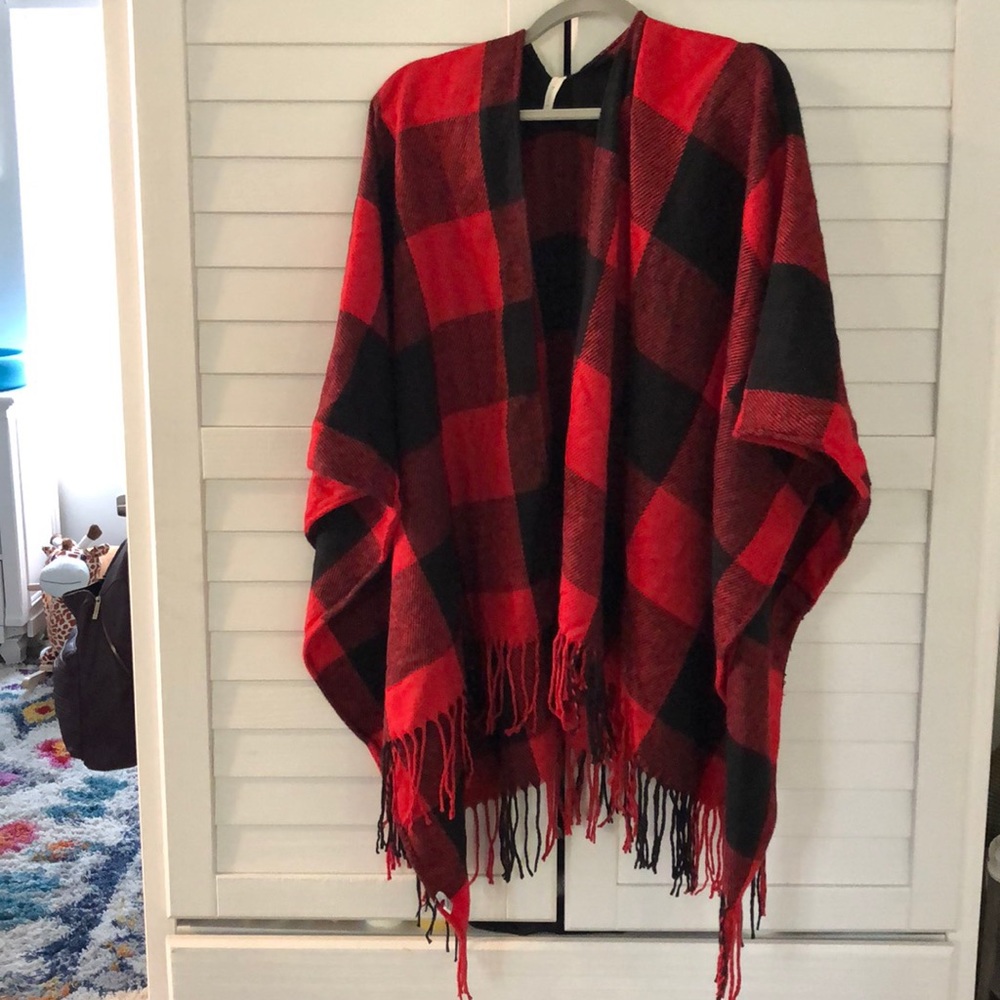 PINKBLUSH MATERNITY RED AND BLACK PLAID PONCH/WRAP